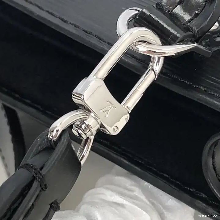 Fashion Reps 208B570091 Bags LV 0505
